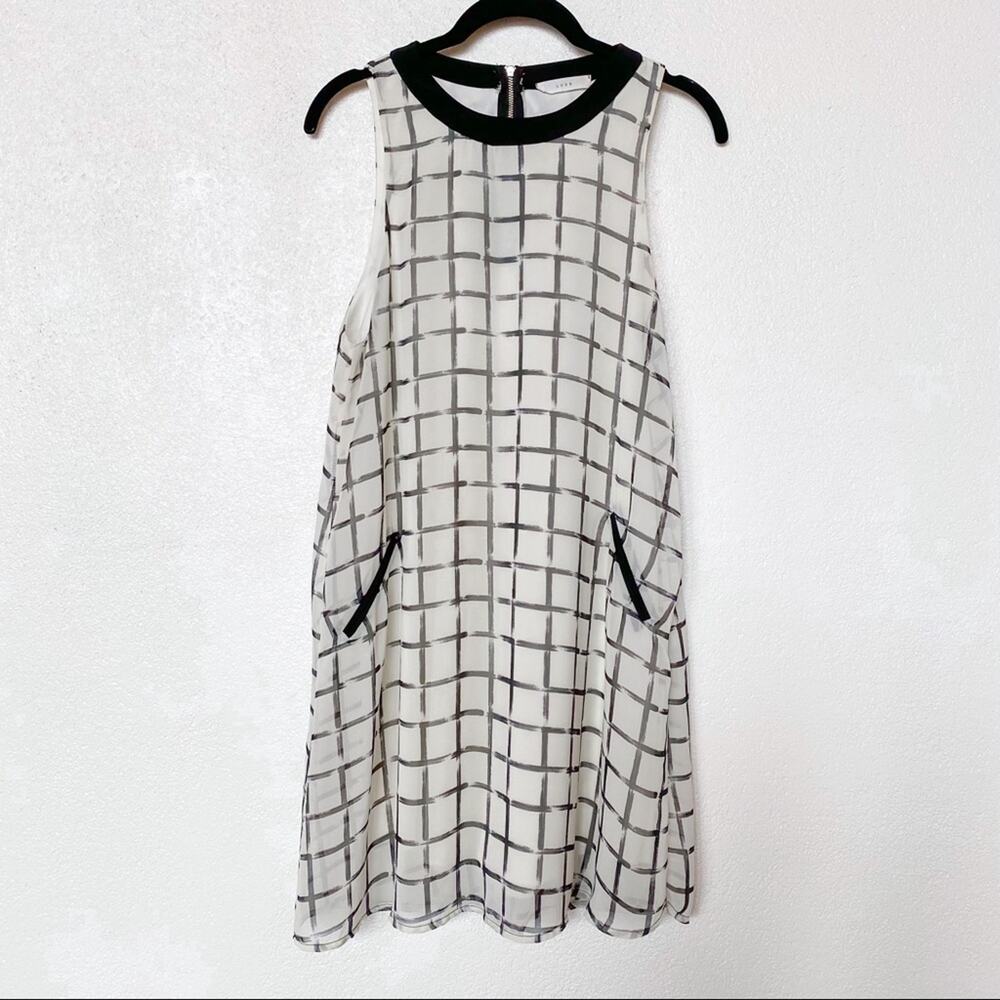Lush Contrast Crewneck Grid Shift Dress Size Small
